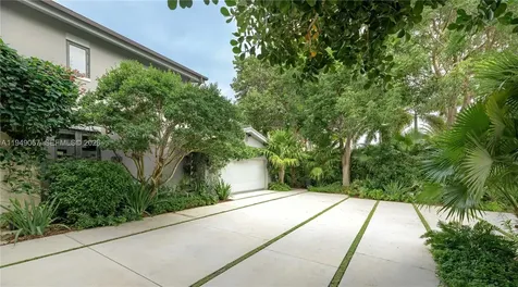6840 Sunrise Place Coral Gables FL 33133
