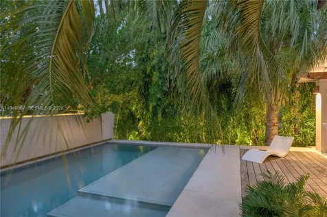 6840 Sunrise Place Coral Gables FL 33133