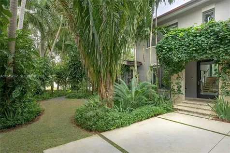 6840 Sunrise Place Coral Gables FL 33133