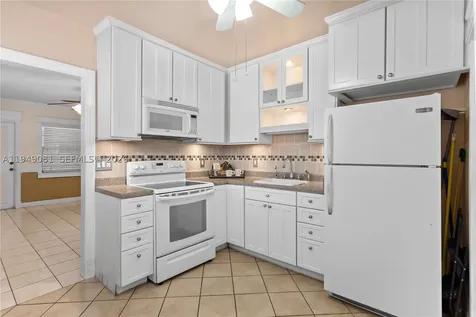 7401 Pines Boulevard Pembroke Pines FL 33024