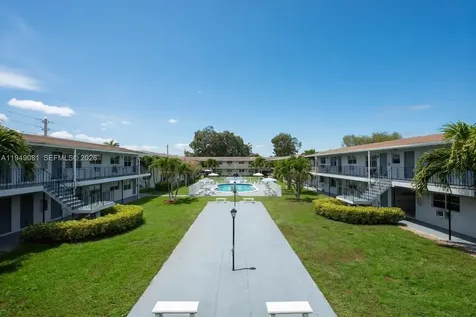 7401 Pines Boulevard Pembroke Pines FL 33024