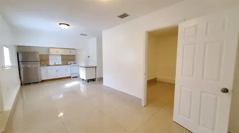 2124 Scott Street Hollywood FL 33020