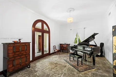 4191 Lybyer Avenue Miami FL 33133
