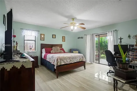 15824 Cotswold Court Davie FL 33331