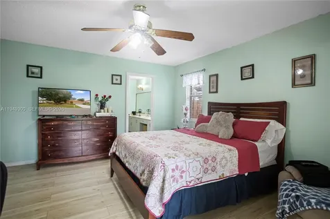 15824 Cotswold Court Davie FL 33331