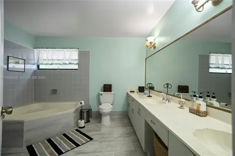 15824 Cotswold Court Davie FL 33331