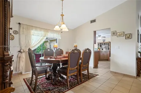 15824 Cotswold Court Davie FL 33331