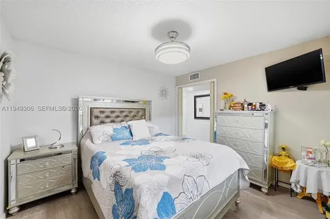 6965 Harding Avenue Miami Beach FL 33141