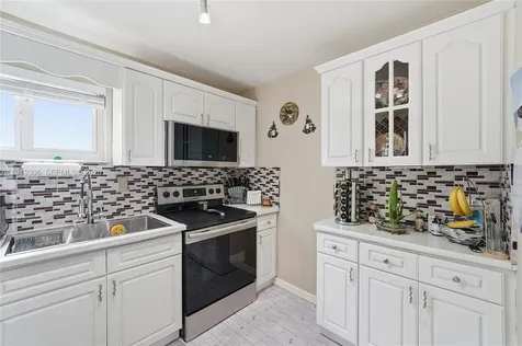 6965 Harding Avenue Miami Beach FL 33141