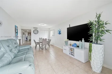 6965 Harding Avenue Miami Beach FL 33141