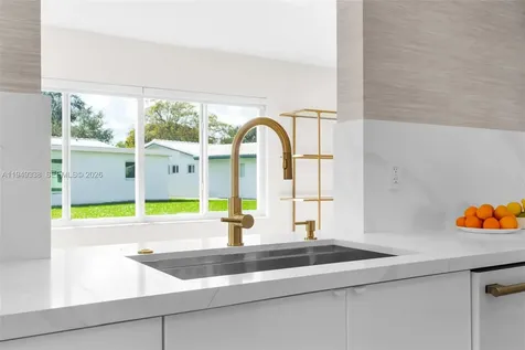 1581 NW 85th Terrace Plantation FL 33322