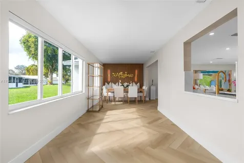 1581 NW 85th Terrace Plantation FL 33322