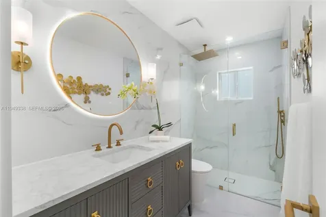 1581 NW 85th Terrace Plantation FL 33322