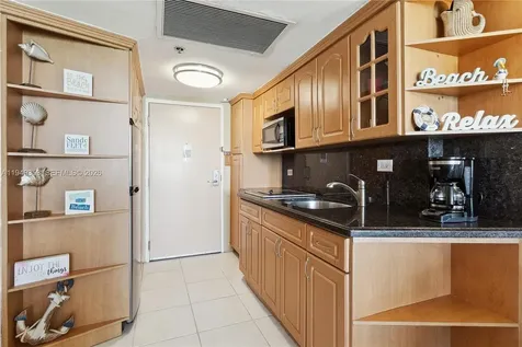 19201 Collins Avenue Sunny Isles Beach FL 33160
