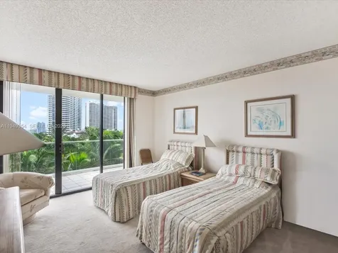 2800 Island Boulevard Aventura FL 33160