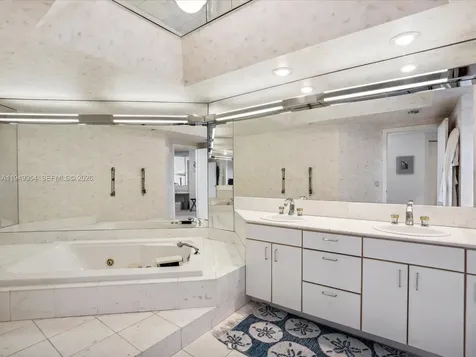 2800 Island Boulevard Aventura FL 33160