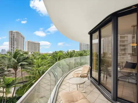 2800 Island Boulevard Aventura FL 33160