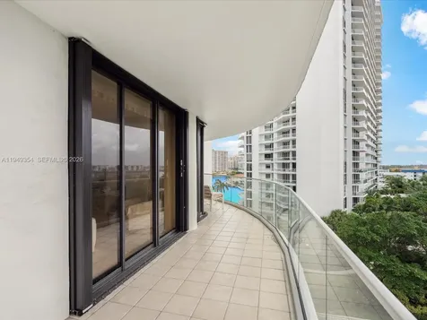 2800 Island Boulevard Aventura FL 33160