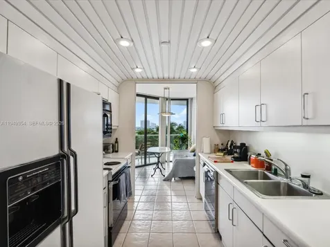 2800 Island Boulevard Aventura FL 33160