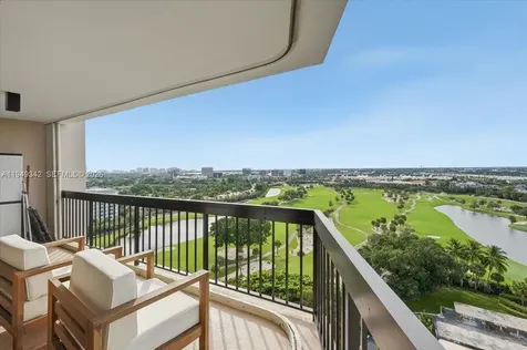 2425 Presidential Way West Palm Beach FL 33401