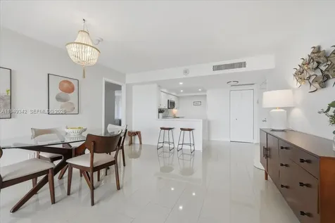 2425 Presidential Way West Palm Beach FL 33401