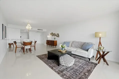 2425 Presidential Way West Palm Beach FL 33401
