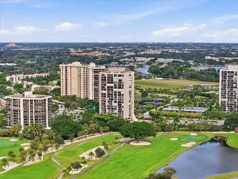 2425 Presidential Way West Palm Beach FL 33401