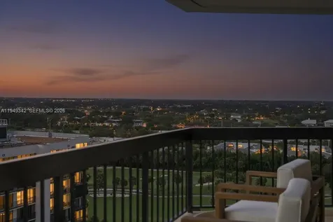 2425 Presidential Way West Palm Beach FL 33401