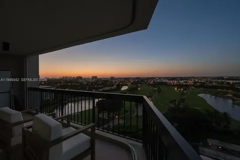2425 Presidential Way West Palm Beach FL 33401