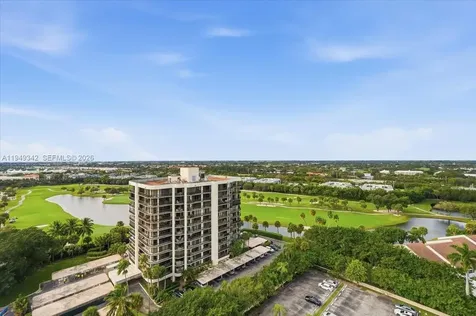 2425 Presidential Way West Palm Beach FL 33401