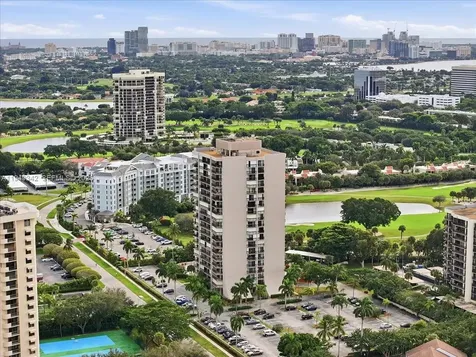 2425 Presidential Way West Palm Beach FL 33401