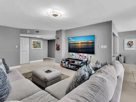 16565 NE 26th Avenue North Miami Beach FL 33160