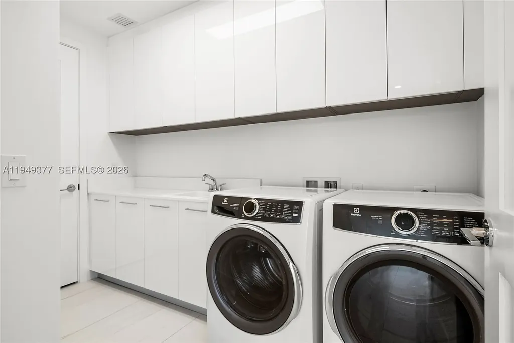 151 N Seabreeze Fort Lauderdale FL 33304