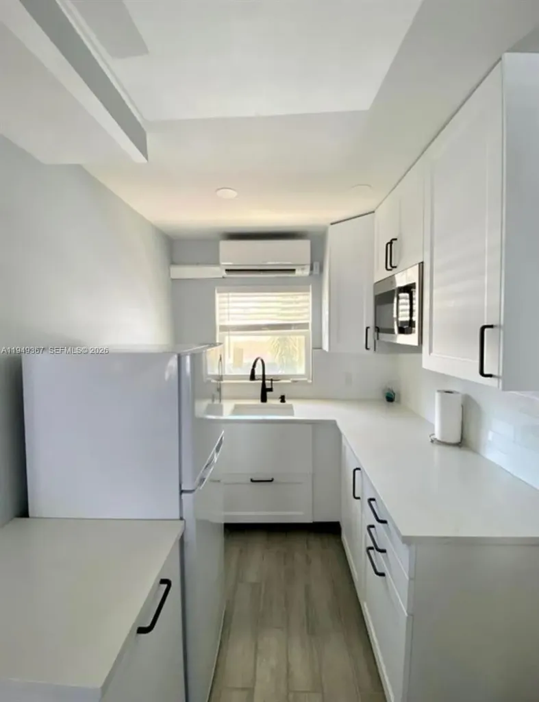 2508 Bay Drive Pompano Beach FL 33062