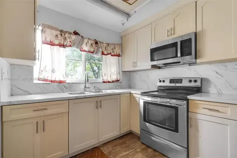 4047 NW 16th Street Lauderhill FL 33313