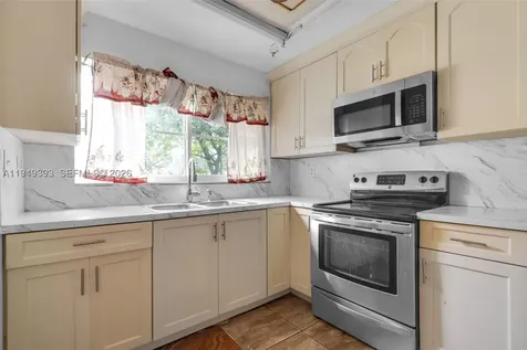 4047 NW 16th Street Lauderhill FL 33313