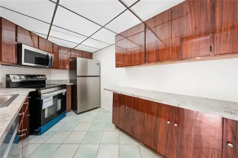 20905 NE 8th Court Miami FL 33179