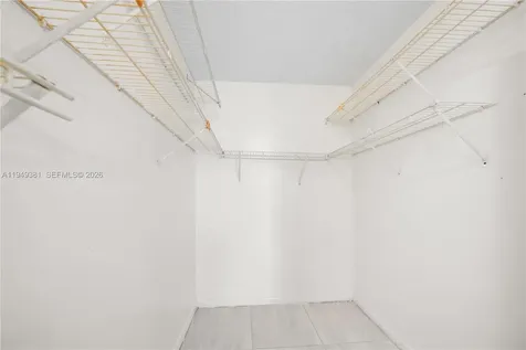 20905 NE 8th Court Miami FL 33179