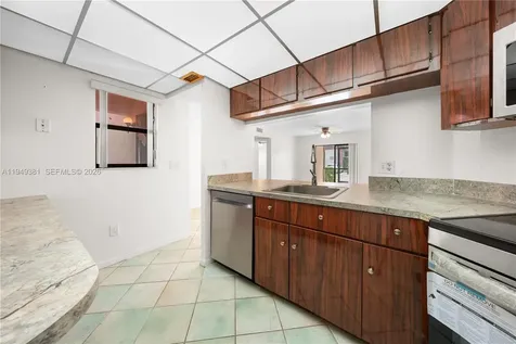 20905 NE 8th Court Miami FL 33179