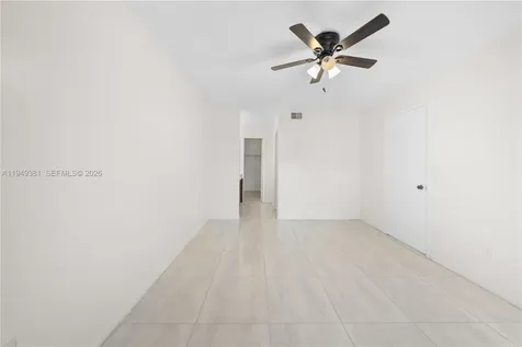 20905 NE 8th Court Miami FL 33179