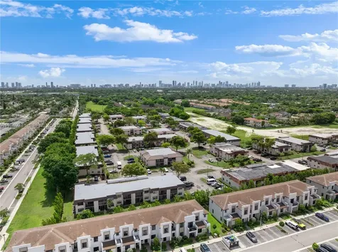 20905 NE 8th Court Miami FL 33179