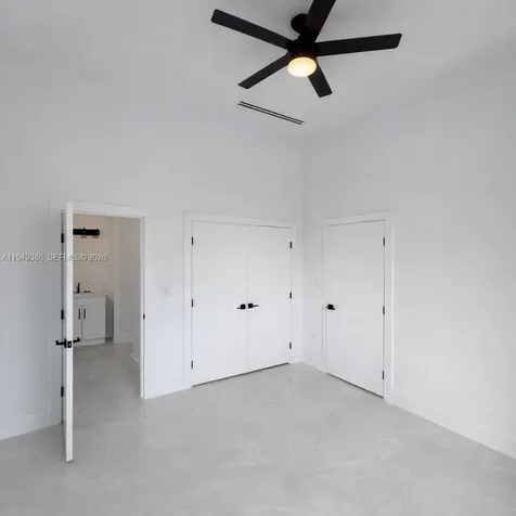 3985 Everglades Boulevard N Naples FL 34120