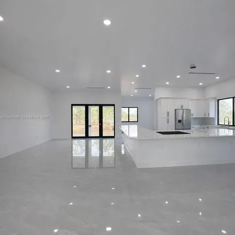 3985 Everglades Boulevard N Naples FL 34120