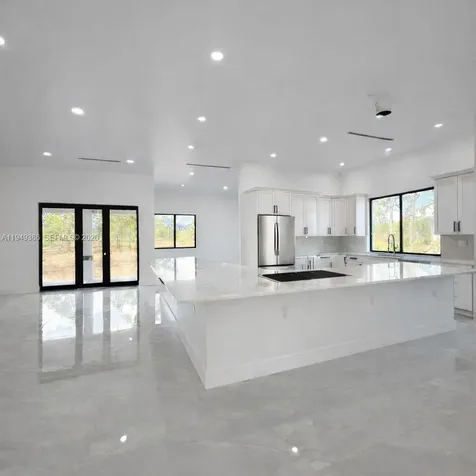 3985 Everglades Boulevard N Naples FL 34120