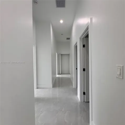 3985 Everglades Boulevard N Naples FL 34120