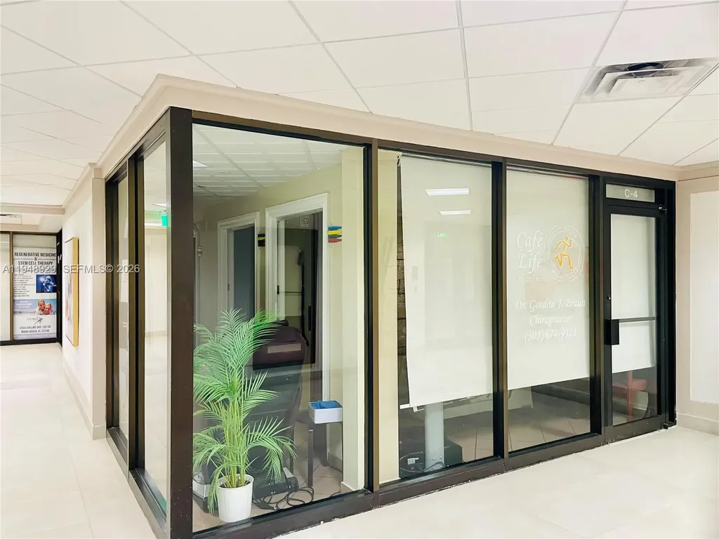 2555 Collins Avenue Miami Beach FL 33140