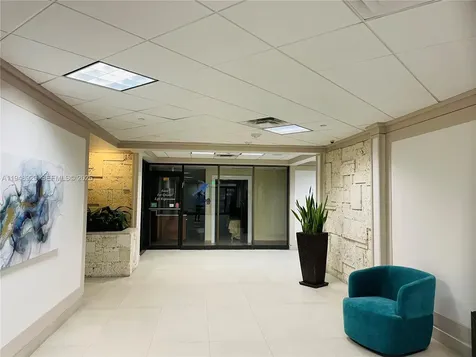 2555 Collins Avenue Miami Beach FL 33140