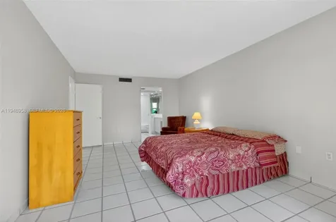 9937 NW 9th Street Circle Miami FL 33172