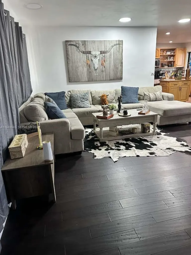 2827 Mckinley Street Hollywood FL 33020