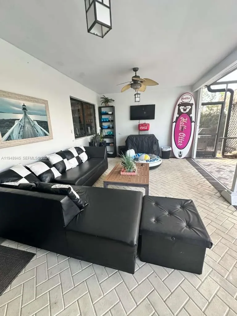 2827 Mckinley Street Hollywood FL 33020